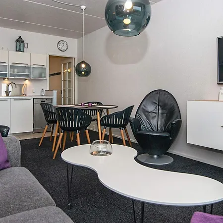 4 Person In Semesterbostad *